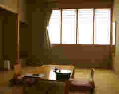 Japanese Room with private toilet (shared bathroom)