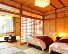 Japanese/Western Room